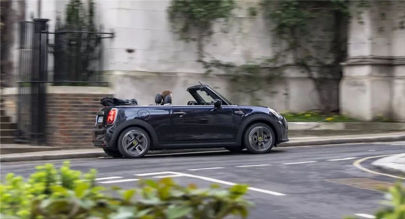 MINI Cooper SE Convertible