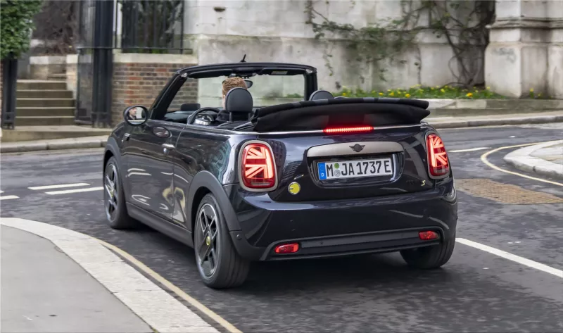 MINI Cooper SE Convertible